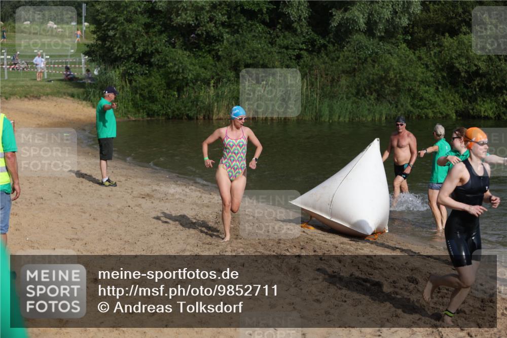 21.06.2026 - 29. Vierlanden-Triathlon Andreas Tolksdorf http://msf.ph/oto/9852711 21.06.2026 08:35:10 Schwimmen 79, 216 meine-sportfotos.de