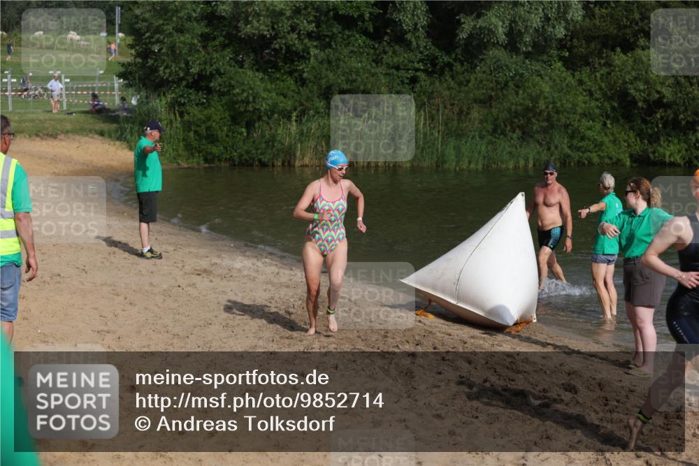 21.06.2026 - 29. Vierlanden-Triathlon Andreas Tolksdorf http://msf.ph/oto/9852714 21.06.2026 08:35:10 Schwimmen 79, 216 meine-sportfotos.de