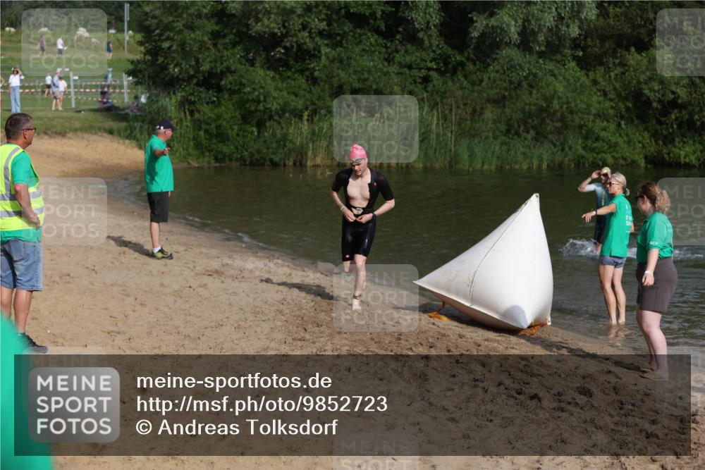 21.06.2026 - 29. Vierlanden-Triathlon Andreas Tolksdorf http://msf.ph/oto/9852723 21.06.2026 08:35:17 Schwimmen 23, 49, 79 meine-sportfotos.de