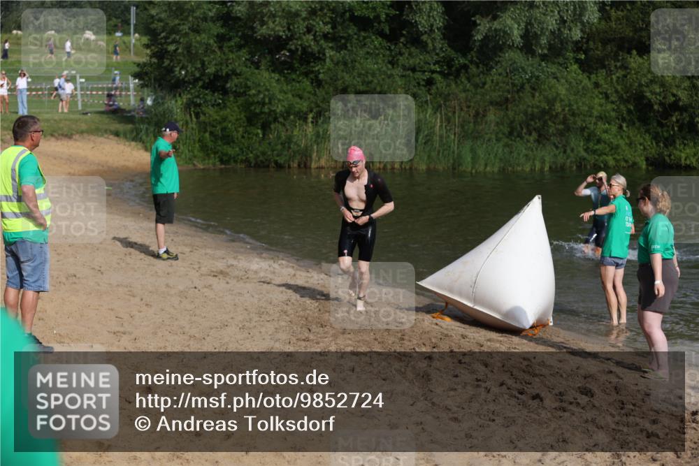 21.06.2026 - 29. Vierlanden-Triathlon Andreas Tolksdorf http://msf.ph/oto/9852724 21.06.2026 08:35:17 Schwimmen 23, 49, 79 meine-sportfotos.de