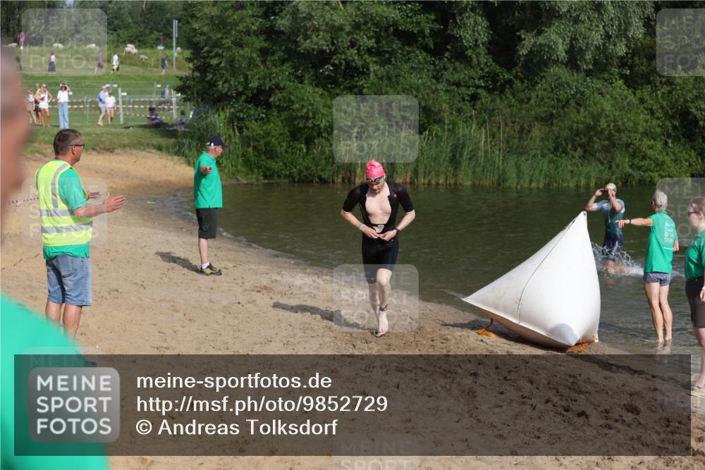 21.06.2026 - 29. Vierlanden-Triathlon Andreas Tolksdorf http://msf.ph/oto/9852729 21.06.2026 08:35:17 Schwimmen 23, 49, 79 meine-sportfotos.de