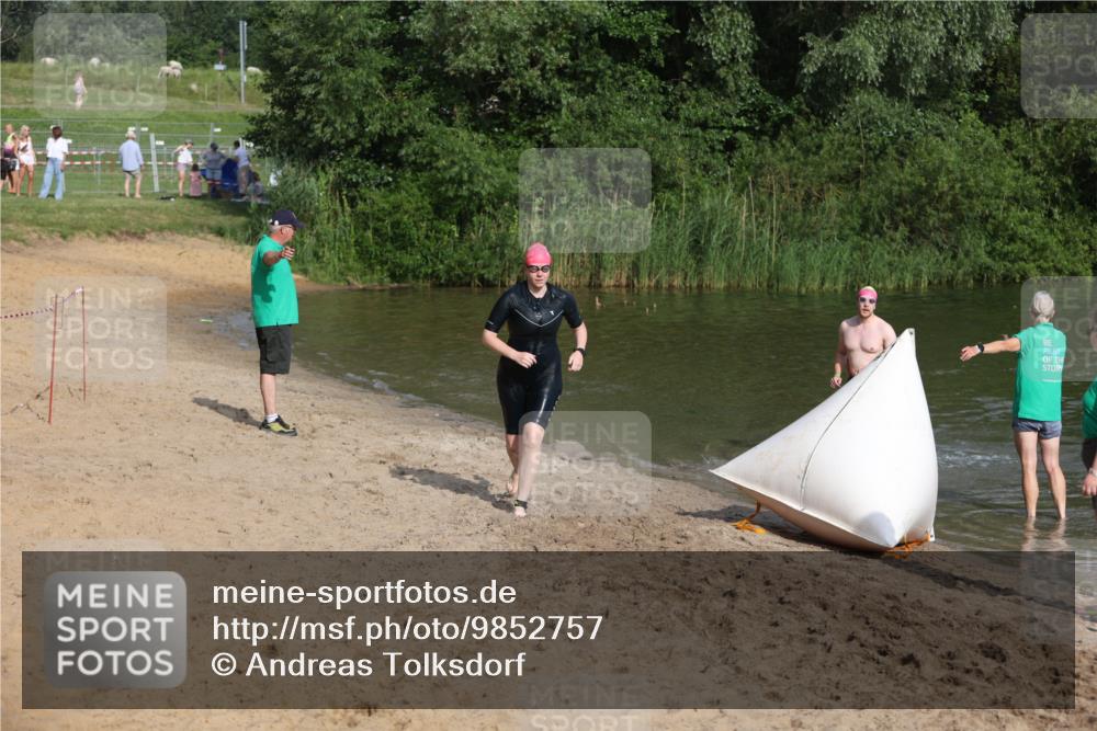 21.06.2026 - 29. Vierlanden-Triathlon Andreas Tolksdorf http://msf.ph/oto/9852757 21.06.2026 08:35:41 Schwimmen  meine-sportfotos.de
