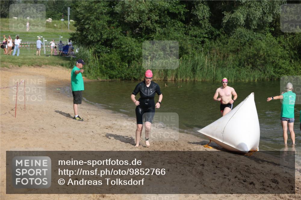 21.06.2026 - 29. Vierlanden-Triathlon Andreas Tolksdorf http://msf.ph/oto/9852766 21.06.2026 08:35:41 Schwimmen  meine-sportfotos.de
