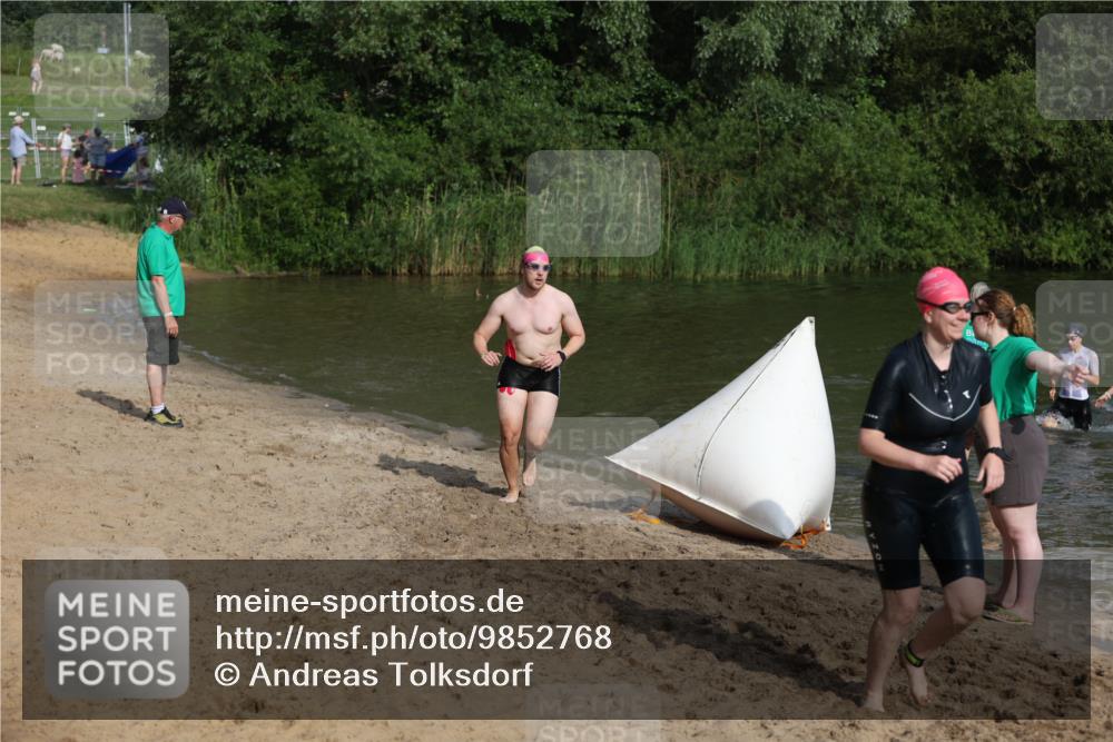 21.06.2026 - 29. Vierlanden-Triathlon Andreas Tolksdorf http://msf.ph/oto/9852768 21.06.2026 08:35:43 Schwimmen  meine-sportfotos.de