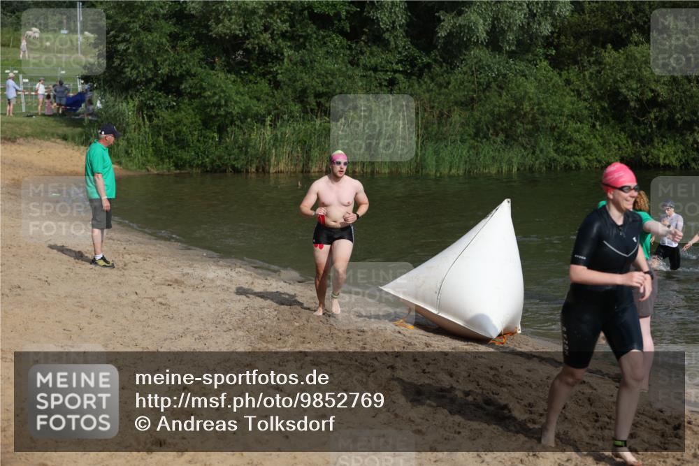 21.06.2026 - 29. Vierlanden-Triathlon Andreas Tolksdorf http://msf.ph/oto/9852769 21.06.2026 08:35:43 Schwimmen  meine-sportfotos.de
