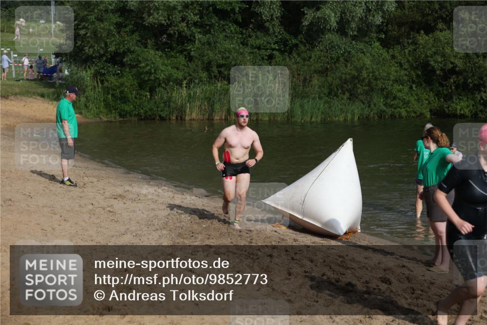 21.06.2026 - 29. Vierlanden-Triathlon Andreas Tolksdorf http://msf.ph/oto/9852773 21.06.2026 08:35:44 Schwimmen  meine-sportfotos.de