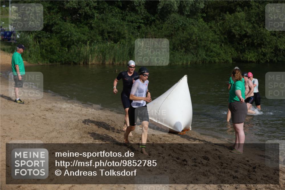 21.06.2026 - 29. Vierlanden-Triathlon Andreas Tolksdorf http://msf.ph/oto/9852785 21.06.2026 08:35:50 Schwimmen  meine-sportfotos.de