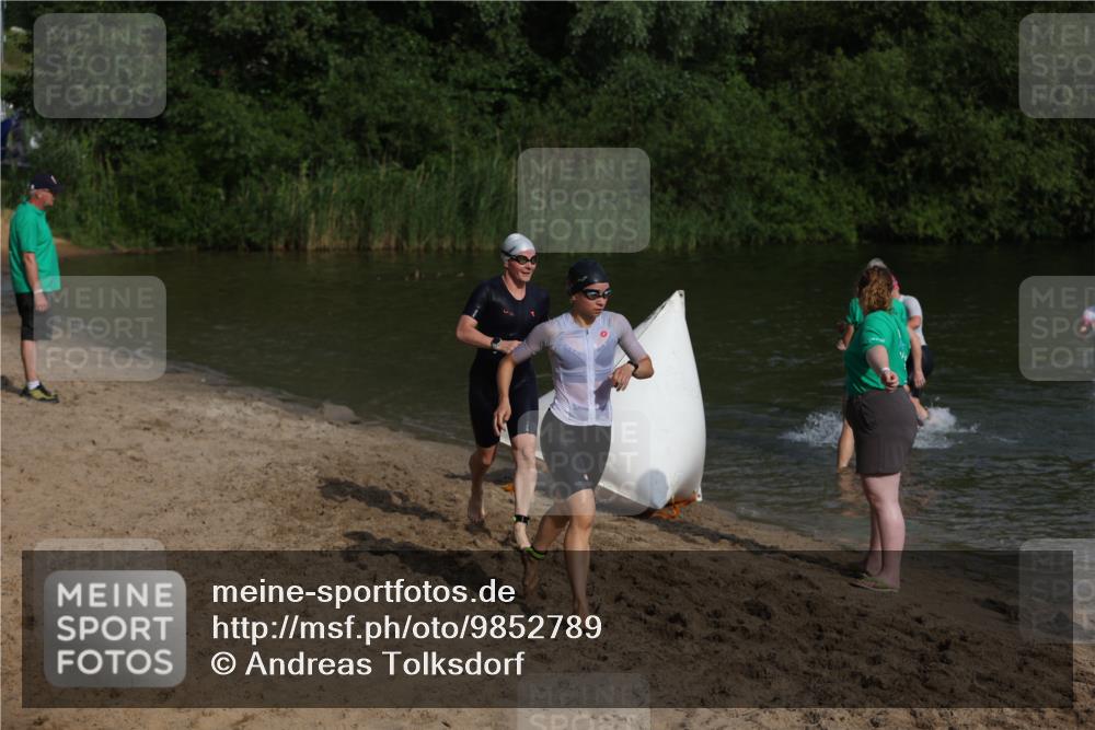 21.06.2026 - 29. Vierlanden-Triathlon Andreas Tolksdorf http://msf.ph/oto/9852789 21.06.2026 08:35:50 Schwimmen  meine-sportfotos.de