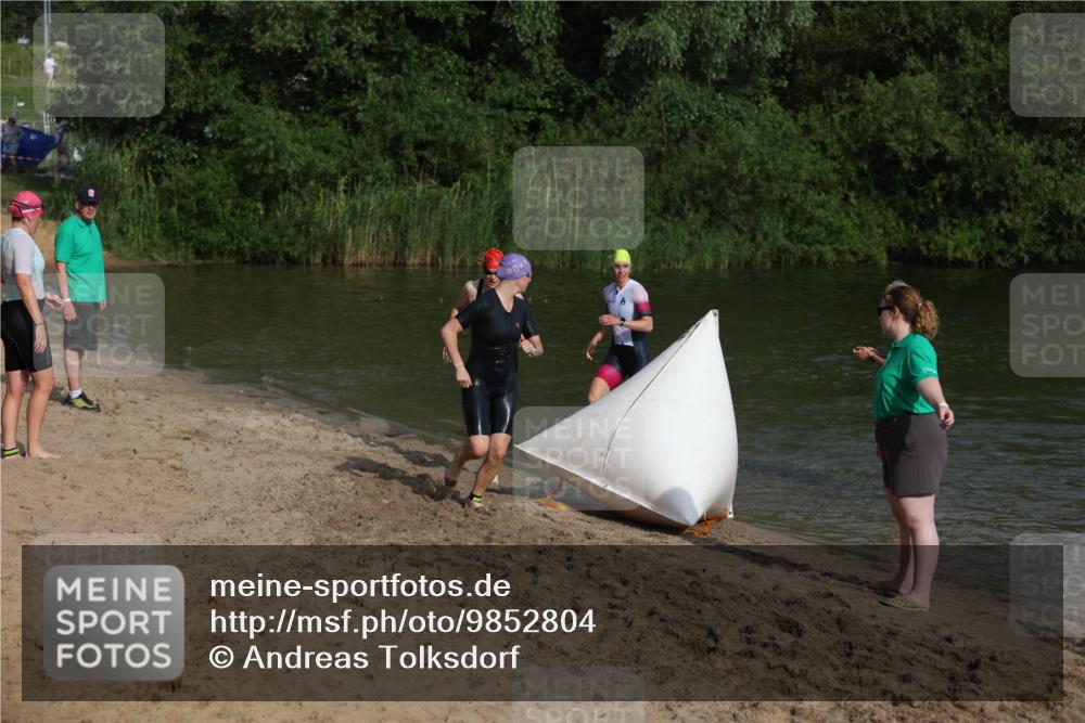 21.06.2026 - 29. Vierlanden-Triathlon Andreas Tolksdorf http://msf.ph/oto/9852804 21.06.2026 08:35:59 Schwimmen  meine-sportfotos.de