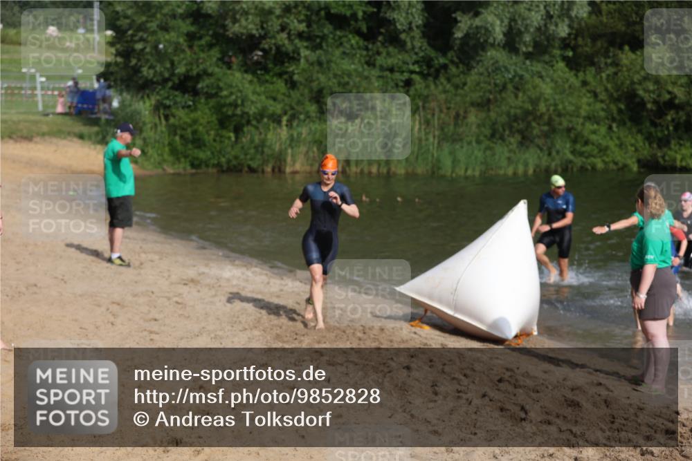 21.06.2026 - 29. Vierlanden-Triathlon Andreas Tolksdorf http://msf.ph/oto/9852828 21.06.2026 08:36:09 Schwimmen  meine-sportfotos.de