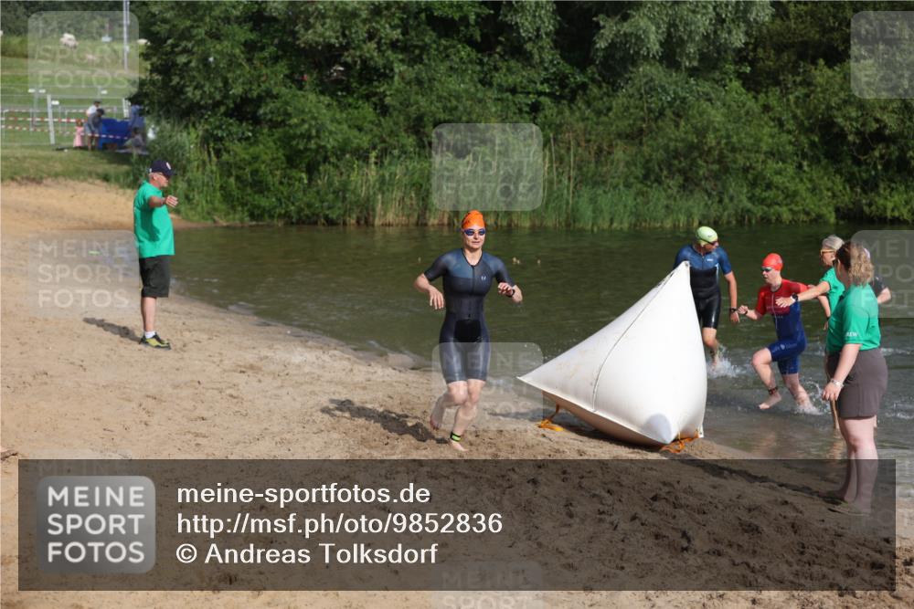 21.06.2026 - 29. Vierlanden-Triathlon Andreas Tolksdorf http://msf.ph/oto/9852836 21.06.2026 08:36:09 Schwimmen  meine-sportfotos.de