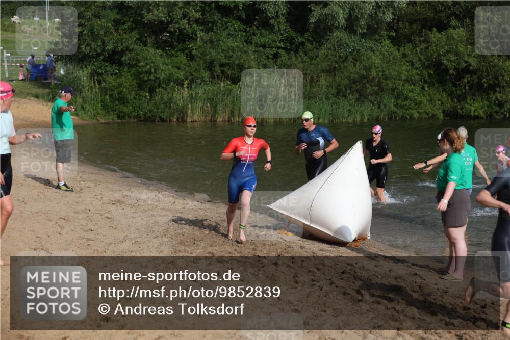 21.06.2026 - 29. Vierlanden-Triathlon Andreas Tolksdorf http://msf.ph/oto/9852839 21.06.2026 08:36:11 Schwimmen  meine-sportfotos.de