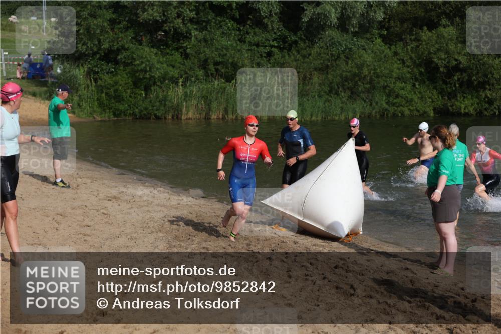 21.06.2026 - 29. Vierlanden-Triathlon Andreas Tolksdorf http://msf.ph/oto/9852842 21.06.2026 08:36:11 Schwimmen  meine-sportfotos.de