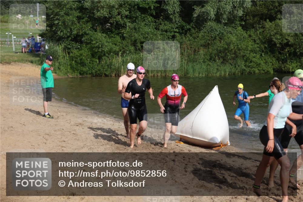 21.06.2026 - 29. Vierlanden-Triathlon Andreas Tolksdorf http://msf.ph/oto/9852856 21.06.2026 08:36:15 Schwimmen  meine-sportfotos.de