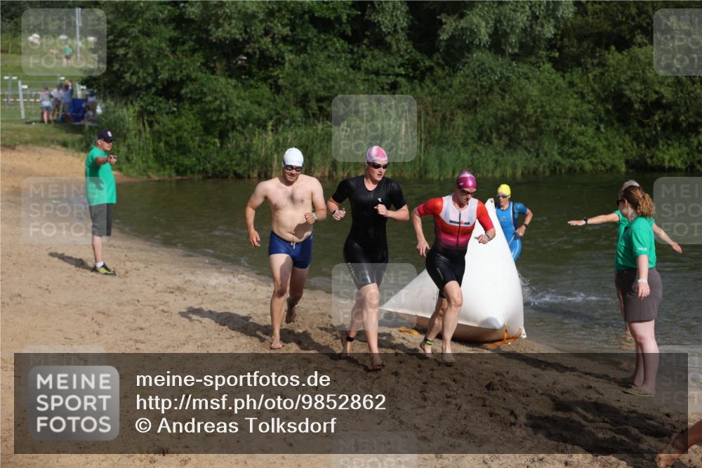 21.06.2026 - 29. Vierlanden-Triathlon Andreas Tolksdorf http://msf.ph/oto/9852862 21.06.2026 08:36:15 Schwimmen  meine-sportfotos.de