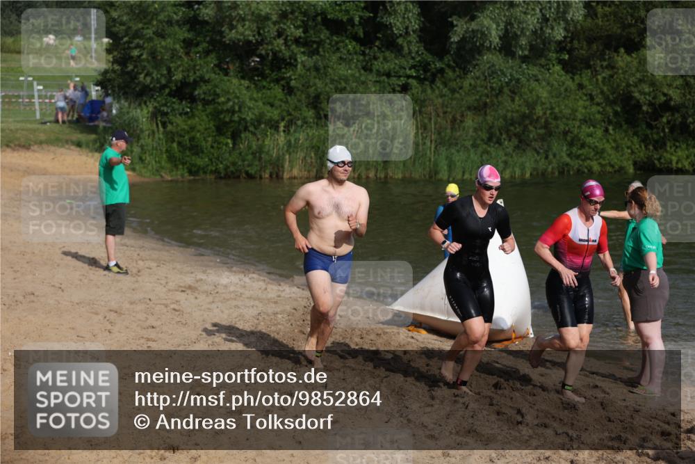 21.06.2026 - 29. Vierlanden-Triathlon Andreas Tolksdorf http://msf.ph/oto/9852864 21.06.2026 08:36:16 Schwimmen  meine-sportfotos.de