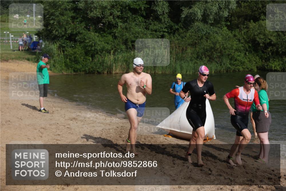 21.06.2026 - 29. Vierlanden-Triathlon Andreas Tolksdorf http://msf.ph/oto/9852866 21.06.2026 08:36:16 Schwimmen  meine-sportfotos.de