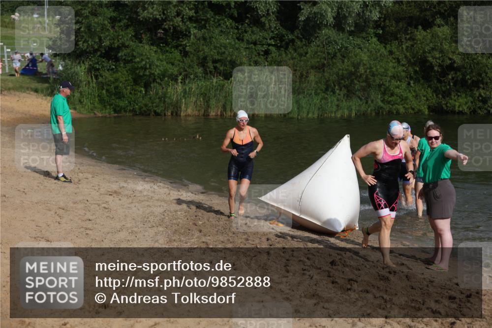 21.06.2026 - 29. Vierlanden-Triathlon Andreas Tolksdorf http://msf.ph/oto/9852888 21.06.2026 08:36:26 Schwimmen  meine-sportfotos.de