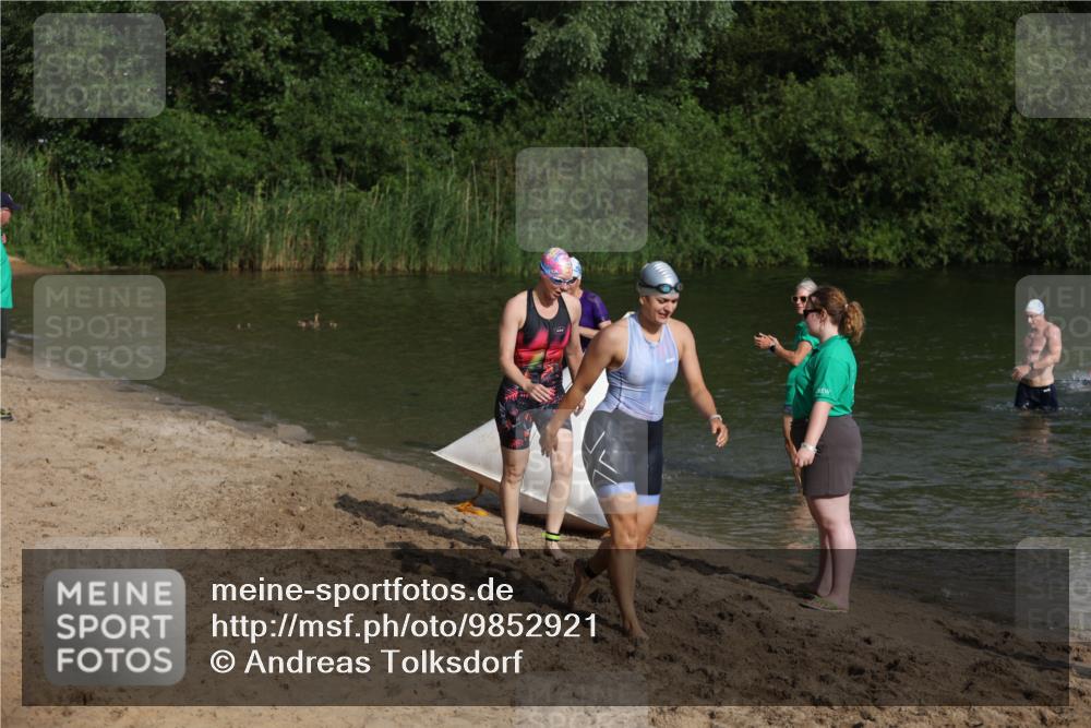 21.06.2026 - 29. Vierlanden-Triathlon Andreas Tolksdorf http://msf.ph/oto/9852921 21.06.2026 08:36:32 Schwimmen 207 meine-sportfotos.de