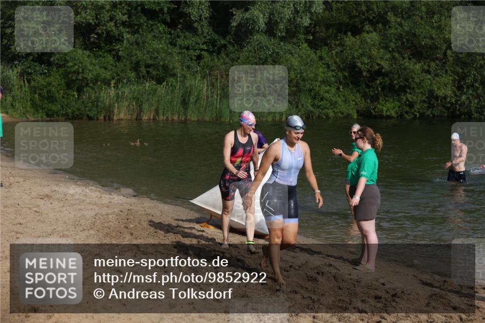 21.06.2026 - 29. Vierlanden-Triathlon Andreas Tolksdorf http://msf.ph/oto/9852922 21.06.2026 08:36:32 Schwimmen 207 meine-sportfotos.de