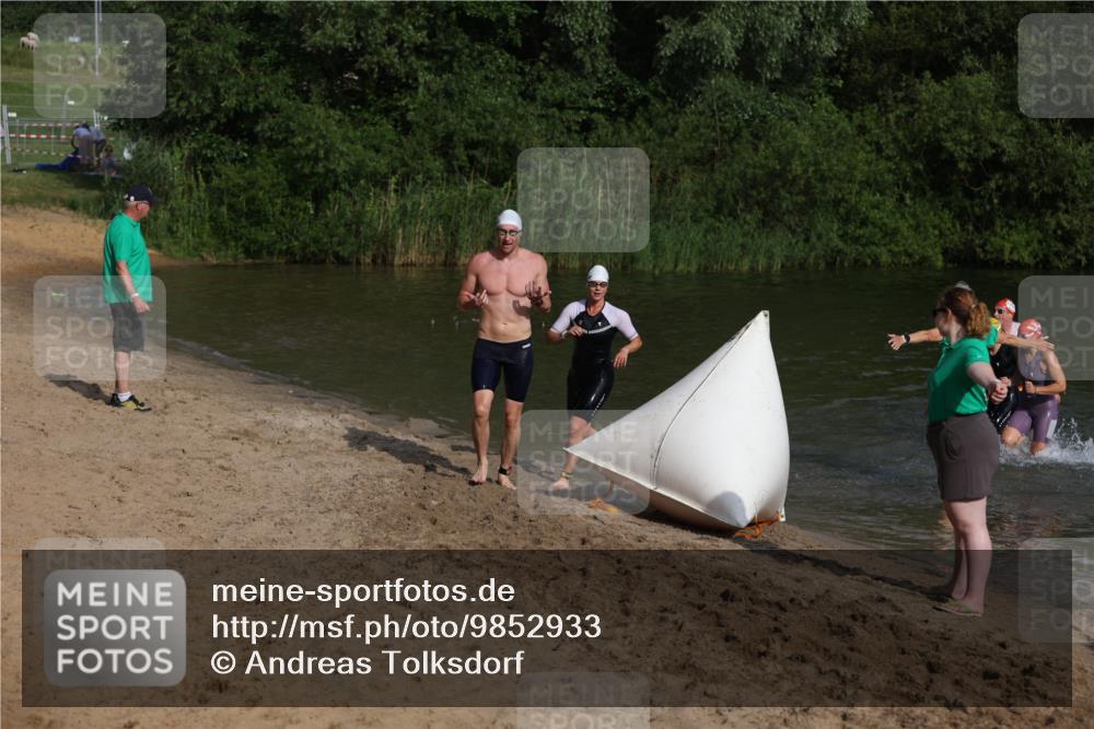 21.06.2026 - 29. Vierlanden-Triathlon Andreas Tolksdorf http://msf.ph/oto/9852933 21.06.2026 08:36:38 Schwimmen 207, 211 meine-sportfotos.de