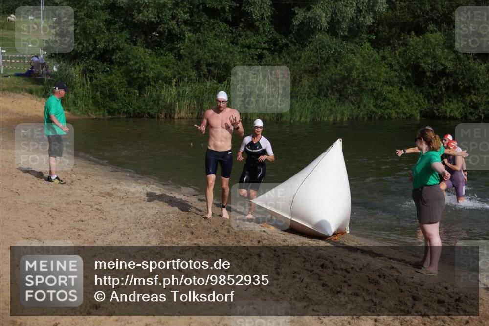 21.06.2026 - 29. Vierlanden-Triathlon Andreas Tolksdorf http://msf.ph/oto/9852935 21.06.2026 08:36:38 Schwimmen 207, 211 meine-sportfotos.de