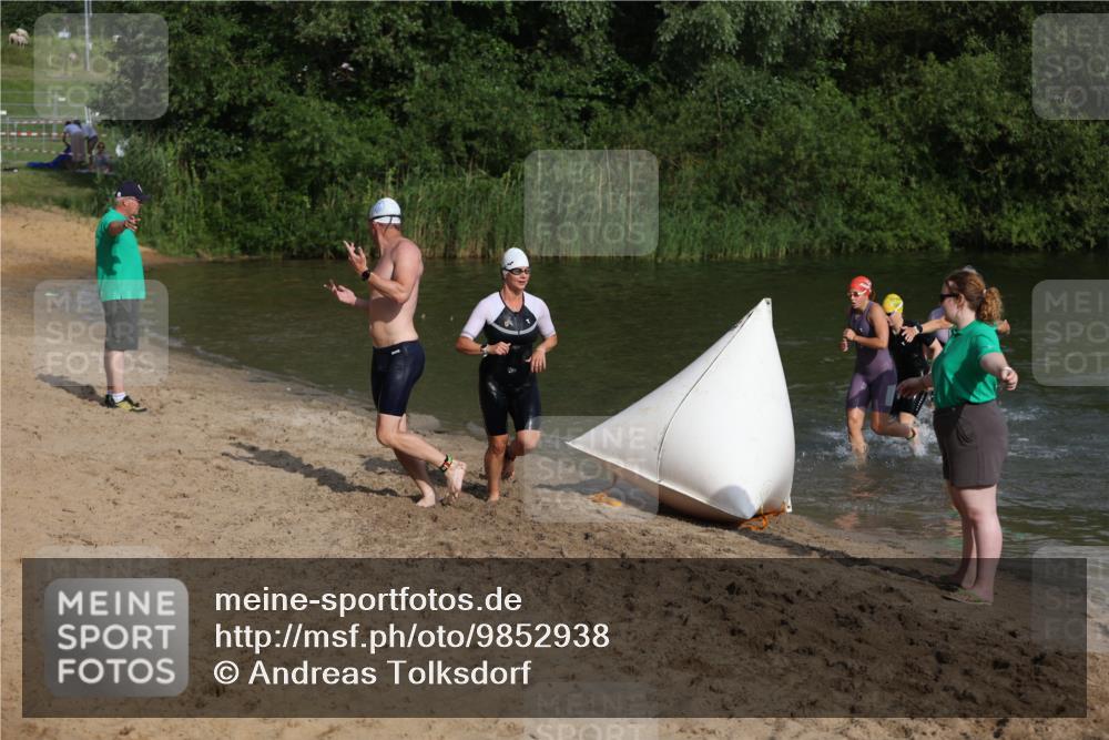 21.06.2026 - 29. Vierlanden-Triathlon Andreas Tolksdorf http://msf.ph/oto/9852938 21.06.2026 08:36:39 Schwimmen 207, 211 meine-sportfotos.de
