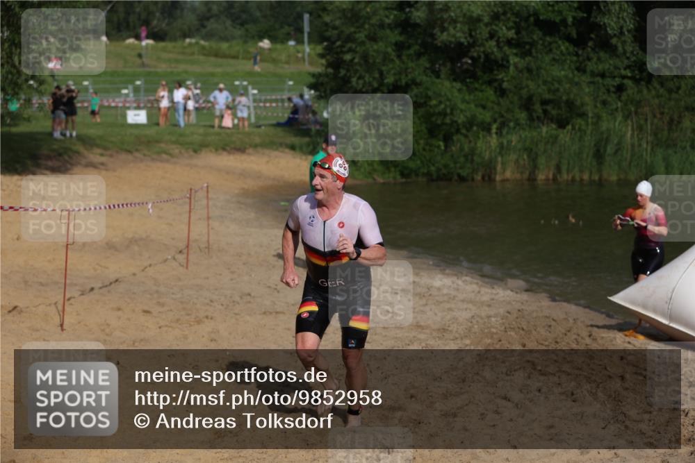 21.06.2026 - 29. Vierlanden-Triathlon Andreas Tolksdorf http://msf.ph/oto/9852958 21.06.2026 08:36:46 Schwimmen 207, 211 meine-sportfotos.de