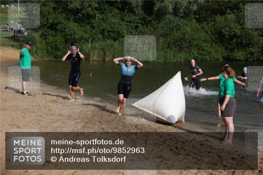 21.06.2026 - 29. Vierlanden-Triathlon Andreas Tolksdorf http://msf.ph/oto/9852963 21.06.2026 08:37:00 Schwimmen 24, 30, 63 meine-sportfotos.de