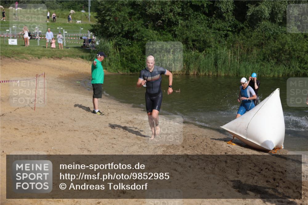 21.06.2026 - 29. Vierlanden-Triathlon Andreas Tolksdorf http://msf.ph/oto/9852985 21.06.2026 08:37:04 Schwimmen 24, 30, 63 meine-sportfotos.de