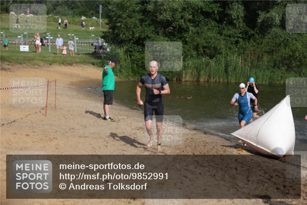 21.06.2026 - 29. Vierlanden-Triathlon Andreas Tolksdorf http://msf.ph/oto/9852991 21.06.2026 08:37:05 Schwimmen 24, 30, 63 meine-sportfotos.de