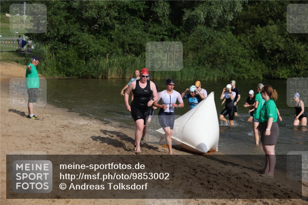 21.06.2026 - 29. Vierlanden-Triathlon Andreas Tolksdorf http://msf.ph/oto/9853002 21.06.2026 08:37:10 Schwimmen 46, 63 meine-sportfotos.de