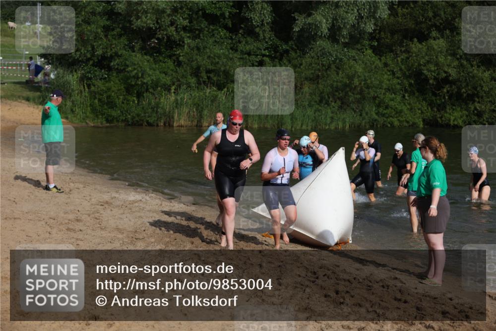 21.06.2026 - 29. Vierlanden-Triathlon Andreas Tolksdorf http://msf.ph/oto/9853004 21.06.2026 08:37:10 Schwimmen 46, 63 meine-sportfotos.de