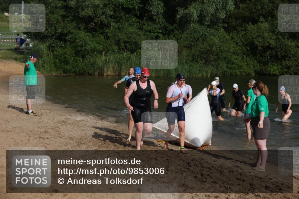 21.06.2026 - 29. Vierlanden-Triathlon Andreas Tolksdorf http://msf.ph/oto/9853006 21.06.2026 08:37:10 Schwimmen 46, 63 meine-sportfotos.de