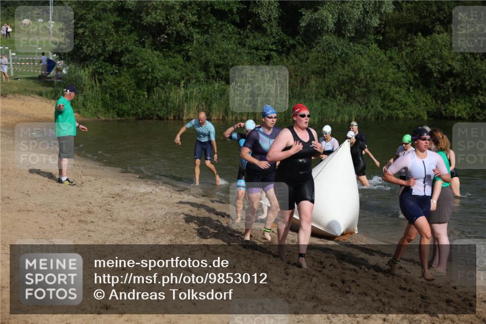 21.06.2026 - 29. Vierlanden-Triathlon Andreas Tolksdorf http://msf.ph/oto/9853012 21.06.2026 08:37:11 Schwimmen 46, 63 meine-sportfotos.de