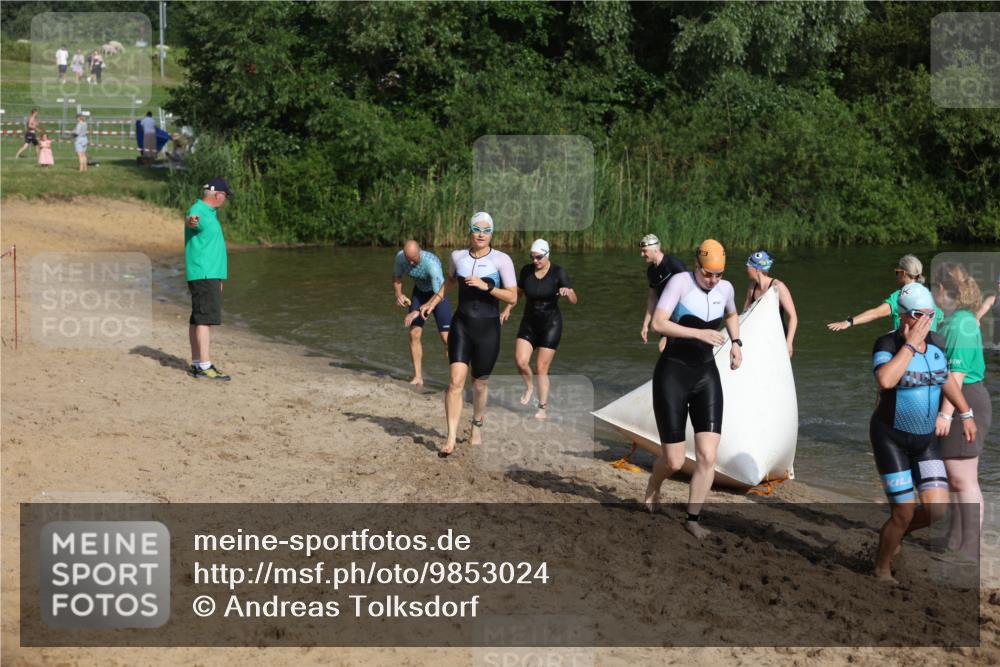 21.06.2026 - 29. Vierlanden-Triathlon Andreas Tolksdorf http://msf.ph/oto/9853024 21.06.2026 08:37:14 Schwimmen 46, 107 meine-sportfotos.de