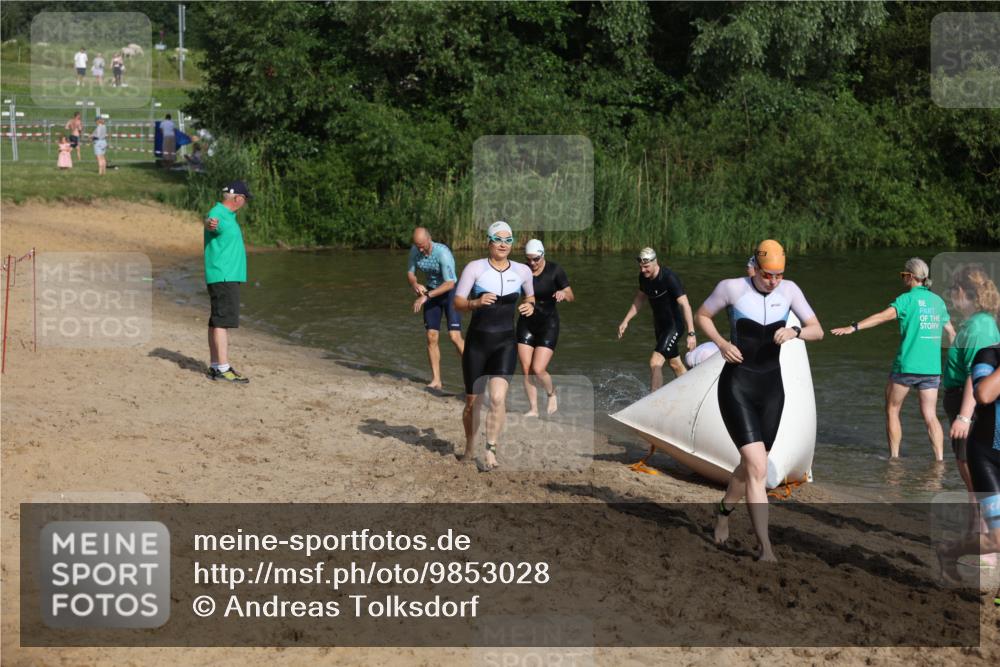 21.06.2026 - 29. Vierlanden-Triathlon Andreas Tolksdorf http://msf.ph/oto/9853028 21.06.2026 08:37:15 Schwimmen 46, 107 meine-sportfotos.de