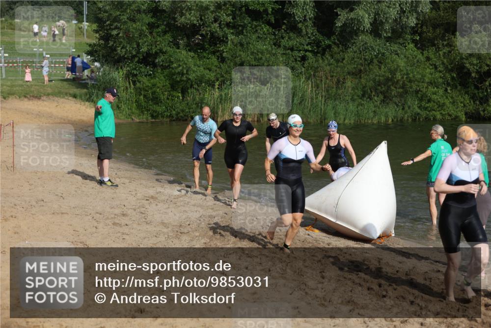21.06.2026 - 29. Vierlanden-Triathlon Andreas Tolksdorf http://msf.ph/oto/9853031 21.06.2026 08:37:16 Schwimmen 46, 107, 127 meine-sportfotos.de