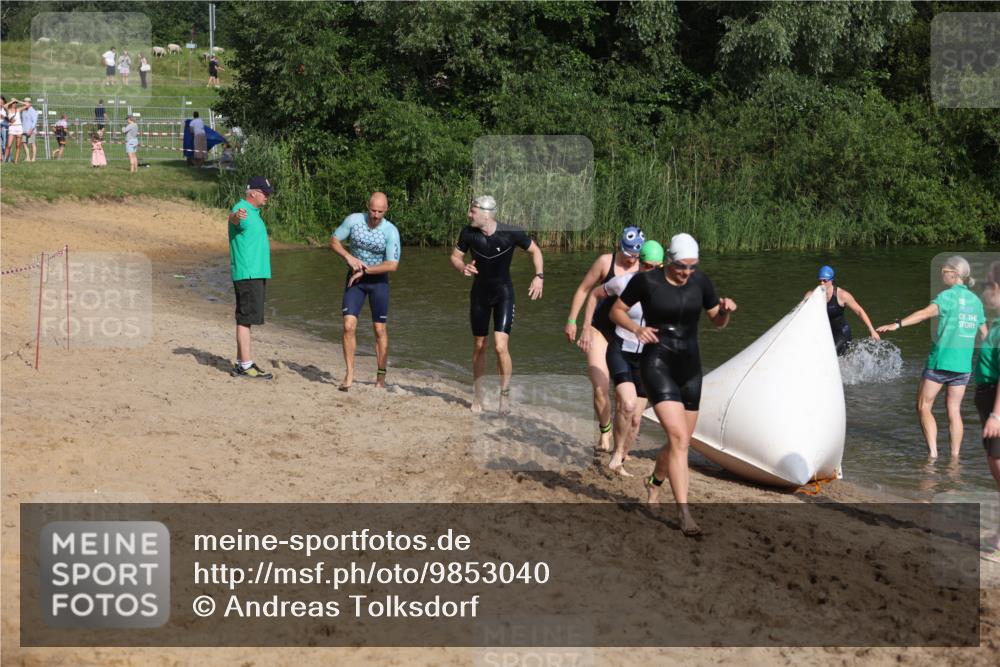 21.06.2026 - 29. Vierlanden-Triathlon Andreas Tolksdorf http://msf.ph/oto/9853040 21.06.2026 08:37:18 Schwimmen 31, 46, 107, 127 meine-sportfotos.de