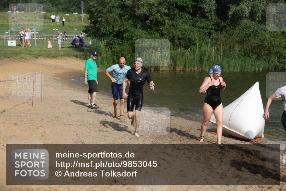 21.06.2026 - 29. Vierlanden-Triathlon Andreas Tolksdorf http://msf.ph/oto/9853045 21.06.2026 08:37:20 Schwimmen 31, 46, 107, 127 meine-sportfotos.de