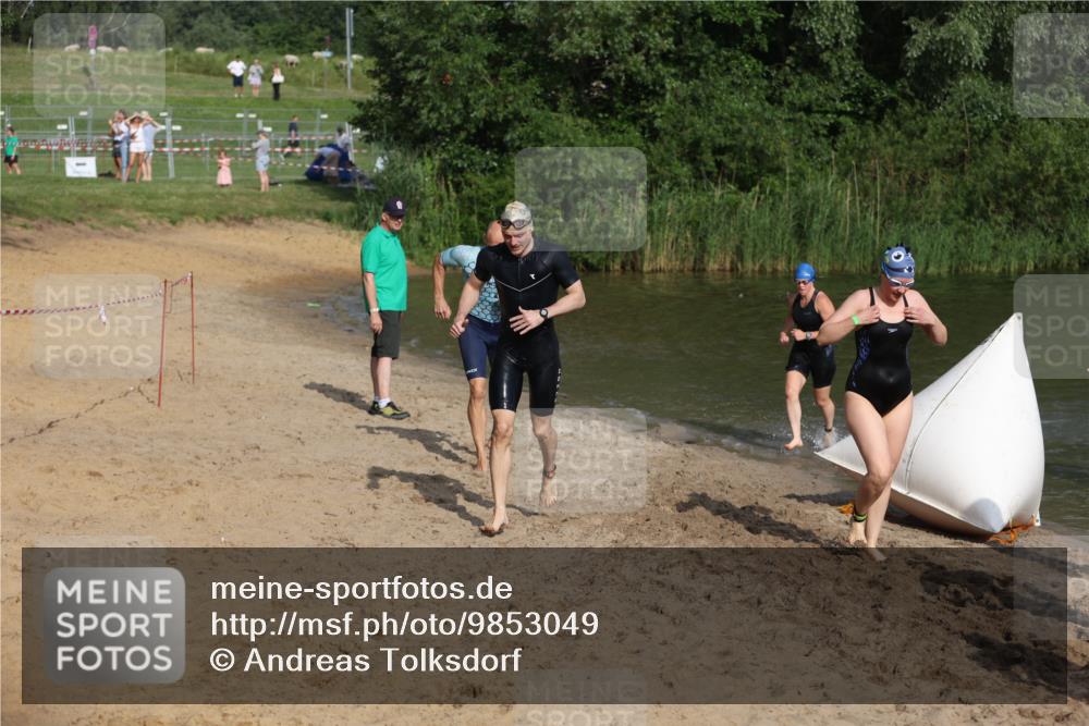 21.06.2026 - 29. Vierlanden-Triathlon Andreas Tolksdorf http://msf.ph/oto/9853049 21.06.2026 08:37:20 Schwimmen 31, 46, 107, 127 meine-sportfotos.de