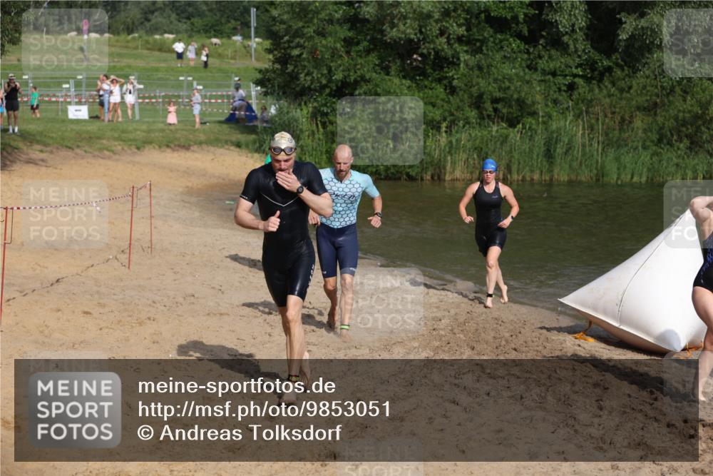 21.06.2026 - 29. Vierlanden-Triathlon Andreas Tolksdorf http://msf.ph/oto/9853051 21.06.2026 08:37:21 Schwimmen 31, 46, 107, 127 meine-sportfotos.de