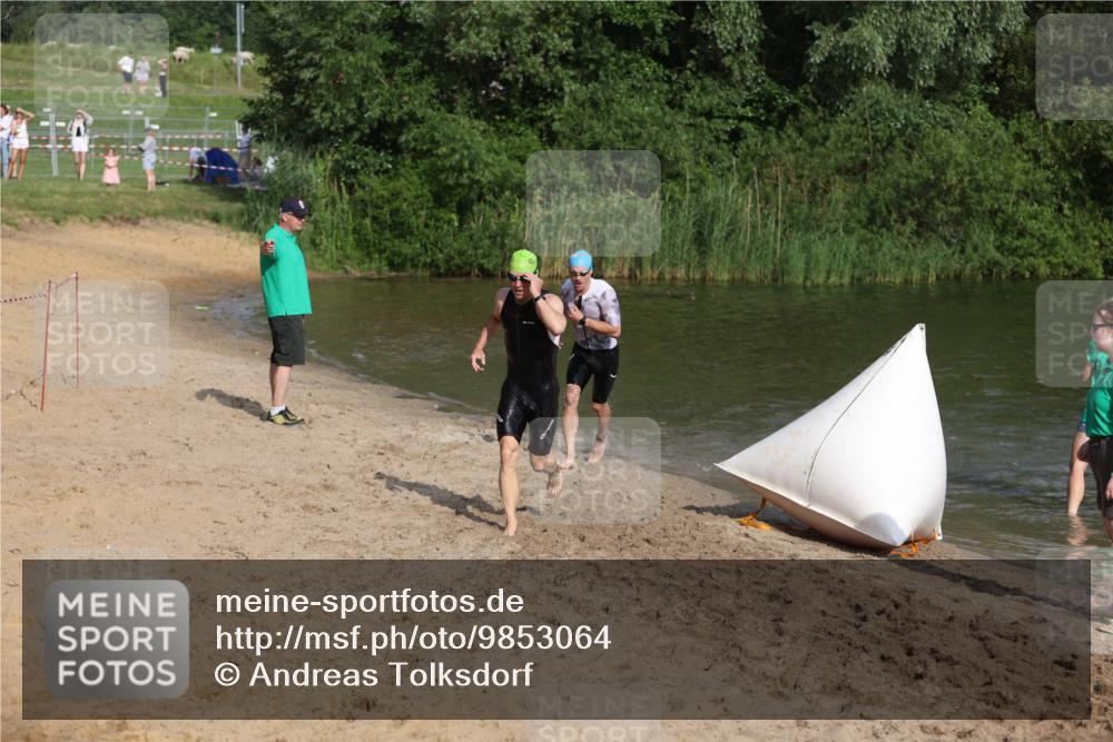 21.06.2026 - 29. Vierlanden-Triathlon Andreas Tolksdorf http://msf.ph/oto/9853064 21.06.2026 08:37:27 Schwimmen 31, 107, 127 meine-sportfotos.de