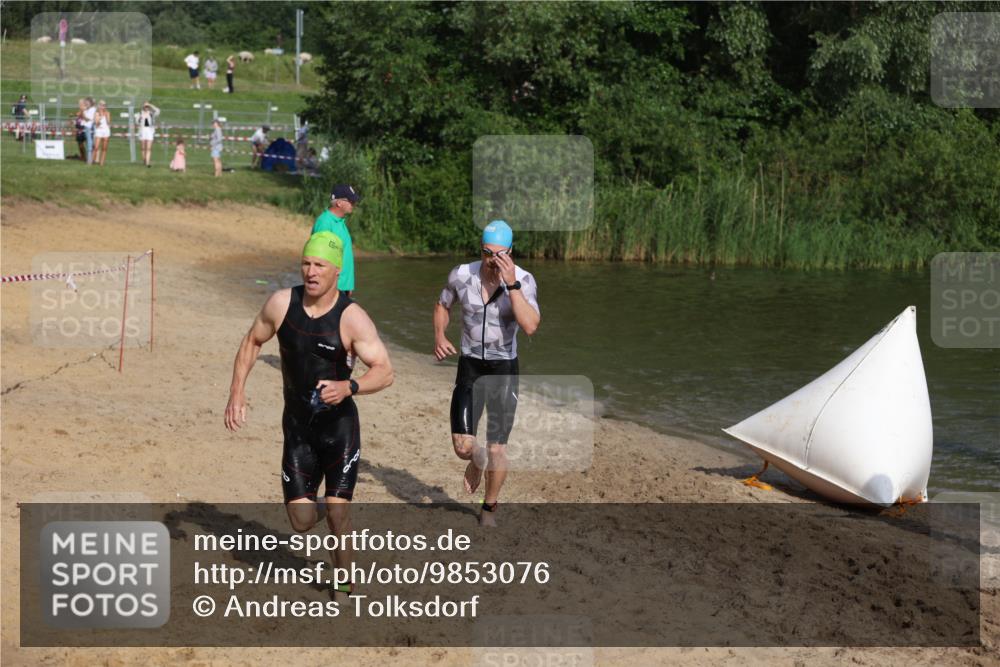 21.06.2026 - 29. Vierlanden-Triathlon Andreas Tolksdorf http://msf.ph/oto/9853076 21.06.2026 08:37:29 Schwimmen 31, 36, 107, 127 meine-sportfotos.de