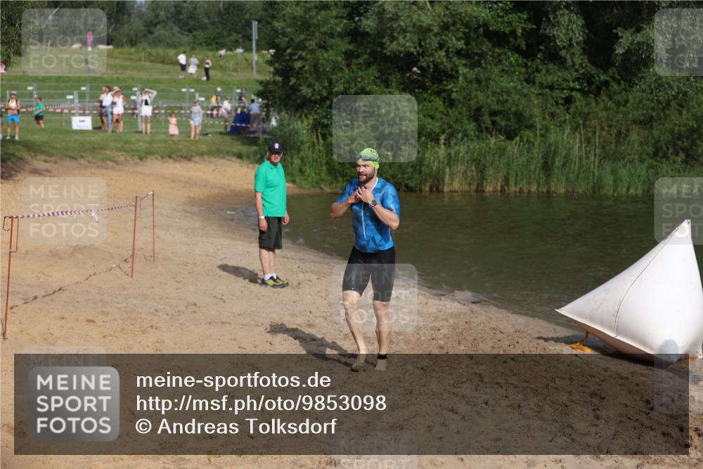 21.06.2026 - 29. Vierlanden-Triathlon Andreas Tolksdorf http://msf.ph/oto/9853098 21.06.2026 08:37:39 Schwimmen 36 meine-sportfotos.de