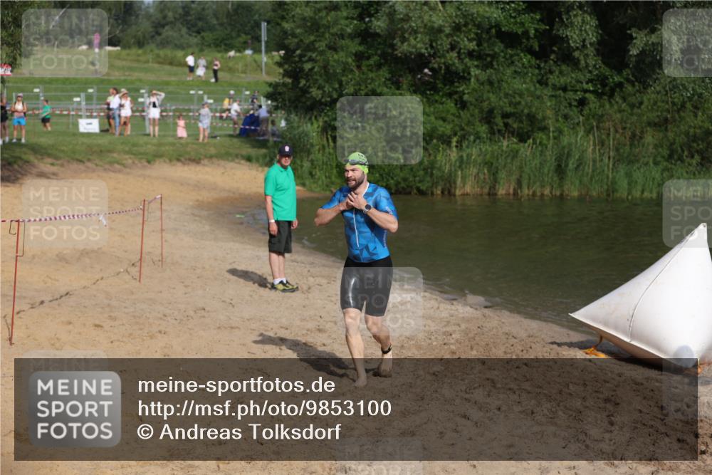 21.06.2026 - 29. Vierlanden-Triathlon Andreas Tolksdorf http://msf.ph/oto/9853100 21.06.2026 08:37:39 Schwimmen 36 meine-sportfotos.de