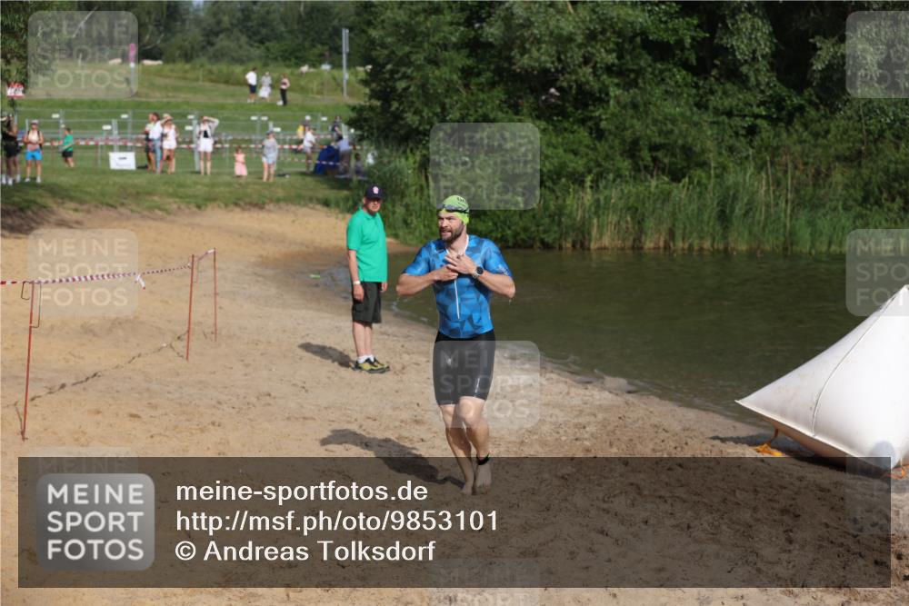 21.06.2026 - 29. Vierlanden-Triathlon Andreas Tolksdorf http://msf.ph/oto/9853101 21.06.2026 08:37:39 Schwimmen 36 meine-sportfotos.de