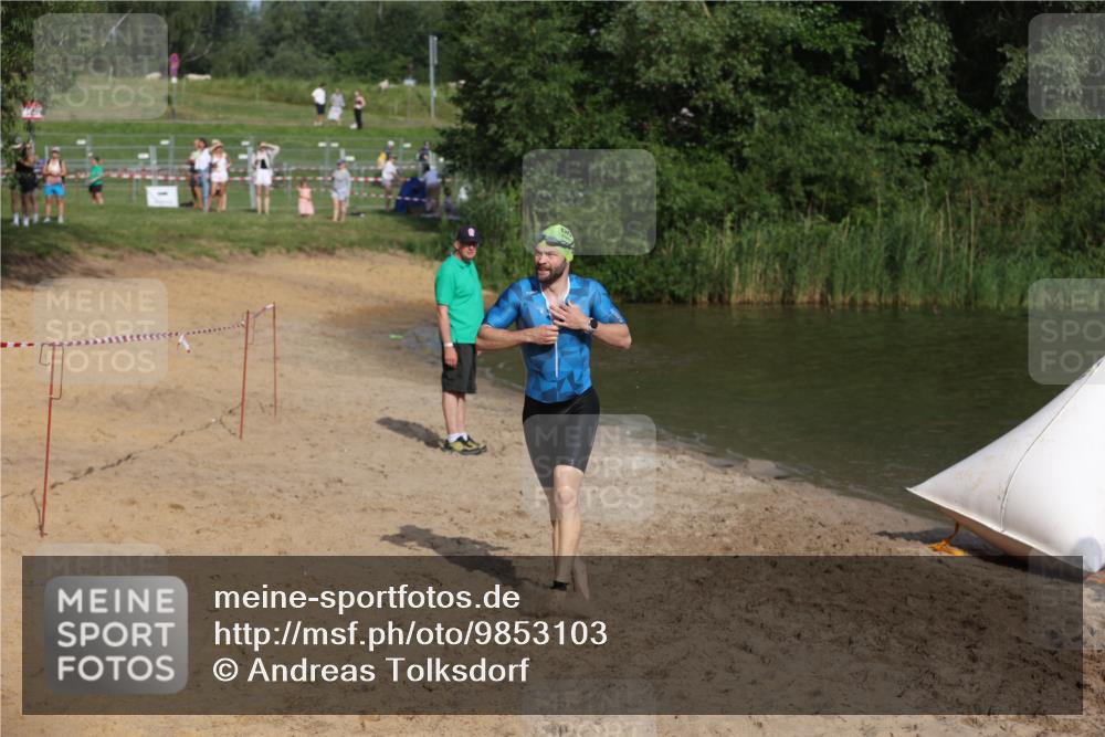 21.06.2026 - 29. Vierlanden-Triathlon Andreas Tolksdorf http://msf.ph/oto/9853103 21.06.2026 08:37:39 Schwimmen 36 meine-sportfotos.de