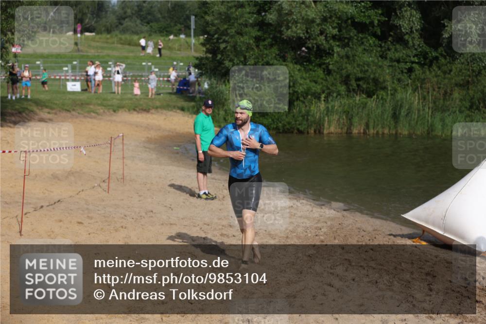 21.06.2026 - 29. Vierlanden-Triathlon Andreas Tolksdorf http://msf.ph/oto/9853104 21.06.2026 08:37:39 Schwimmen 36 meine-sportfotos.de