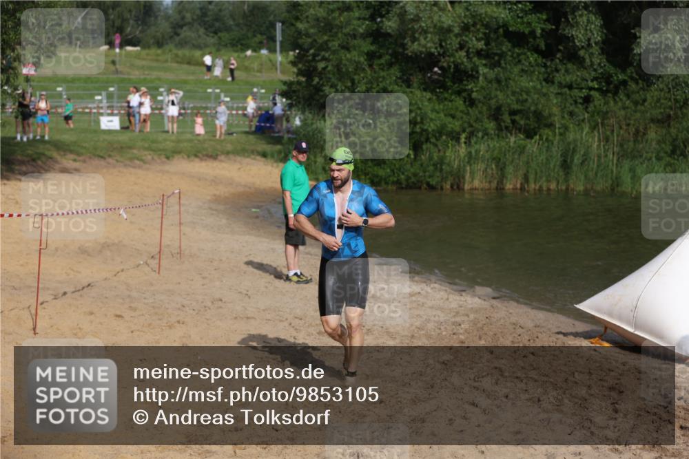 21.06.2026 - 29. Vierlanden-Triathlon Andreas Tolksdorf http://msf.ph/oto/9853105 21.06.2026 08:37:39 Schwimmen 36 meine-sportfotos.de